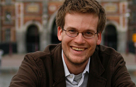 Entrevista: “Una vida corta también puede ser rica y completa”, John Green